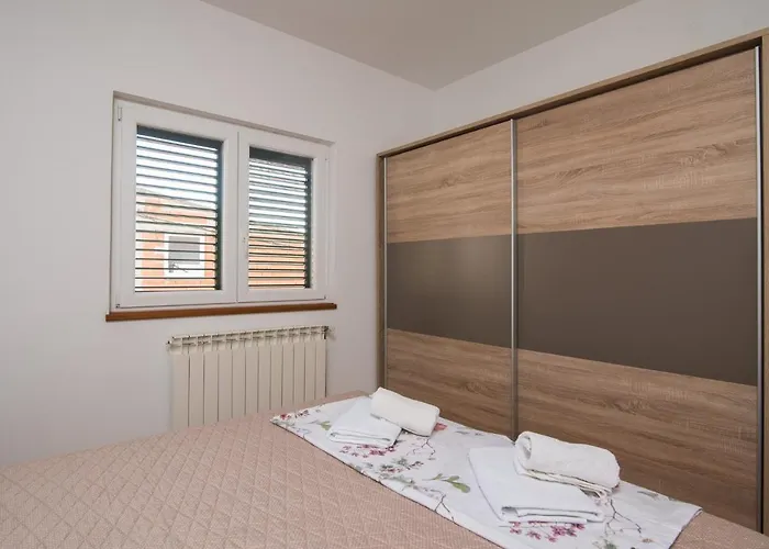 Josipa * تروغير