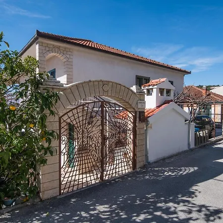 Josipa Apartment